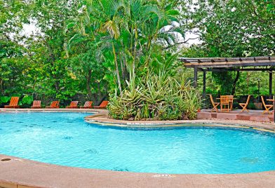 Hotel Hacienda Guachipelin pool