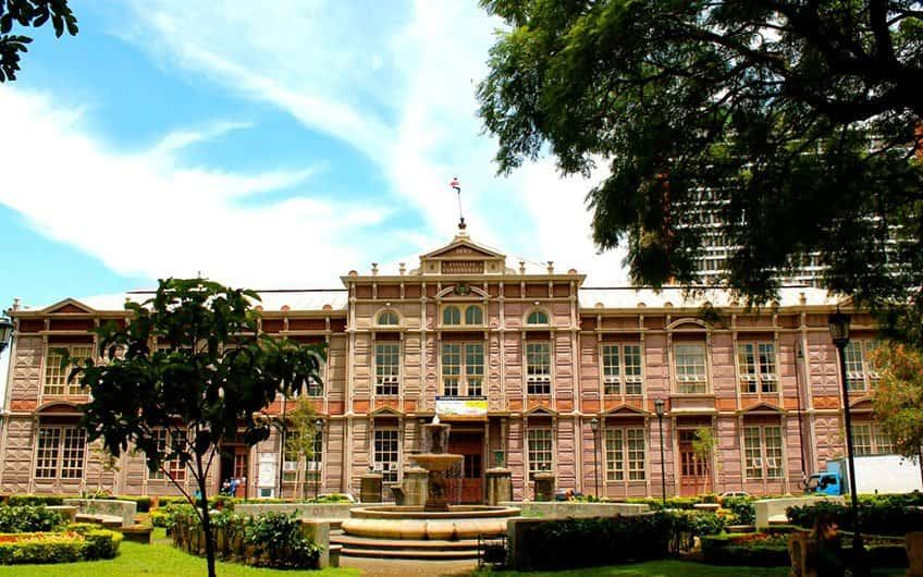 San Jose downtown is home to a vast architectural patrimony as the city preserves different and important antique buildings that are still functioning.