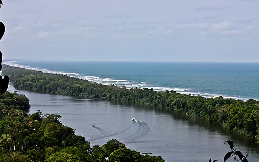 Tortuguero Costa Rica, Cerro tortuguero