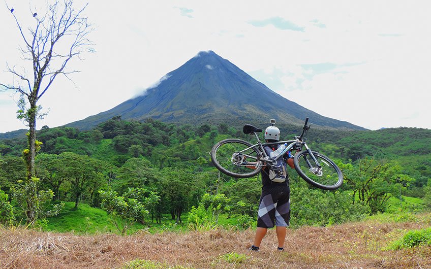 What to do in Costa Rica?: 100% Outdoor Adventure Mountain Bike in Fortuna Arenal lakel