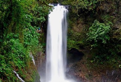 La paz waterfall gardens